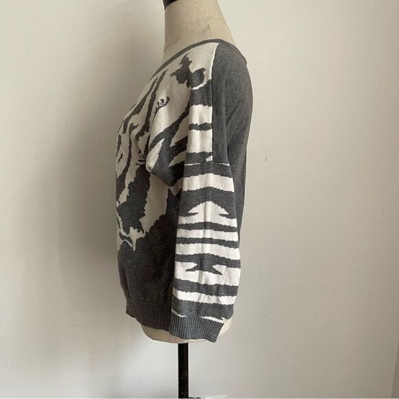 Express tiger grey sweater size Small🐯 - Picture 3 of 10